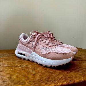 Women’s Nike Airmax sneakers